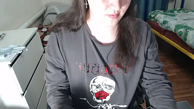 Snapshot of EvaMiron chatting on 10-02-25, 09:22 EvaMiron online show from 10-02-25, 09:22