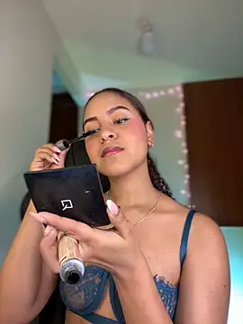 Snapshot of gretta_kler1 chatting on 12-24-24, 11:00 gretta kler1 online show from 12-24-24, 11:00