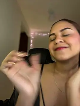 Snapshot of gretta_kler1 chatting on 12-27-24, 12:39 gretta kler1 online show from 12-27-24, 12:39