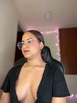 Snapshot of gretta_kler1 chatting on 12-28-24, 11:26 gretta kler1 online show from 12-28-24, 11:26