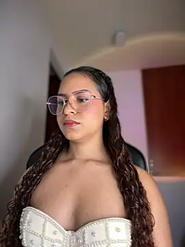 Snapshot of gretta_kler1 chatting on 02-15-25, 01:42 gretta kler1 online show from 02-15-25, 01:42