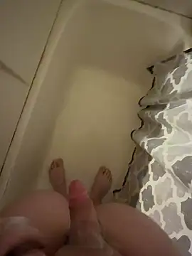 Snapshot of bjim03425 chatting on 03-04-26, 02:17 bjim03425 online show from 03-04-26, 02:17