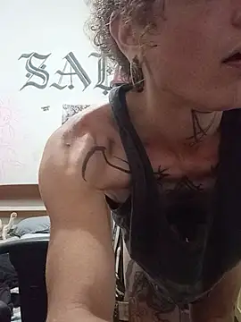 Snapshot of SuccubusTatuada chatting on 03-22-25, 10:06 SuccubusTatuada online show from 03-22-25, 10:06