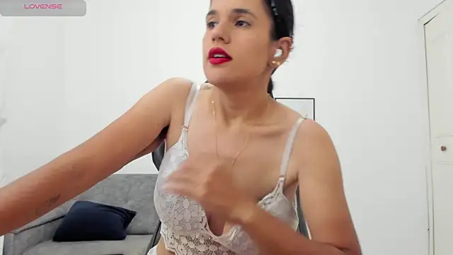 natalia curvy1 online show from 06-23-26, 05:33