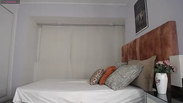 genesis moretz online show from 12-12-24, 03:21