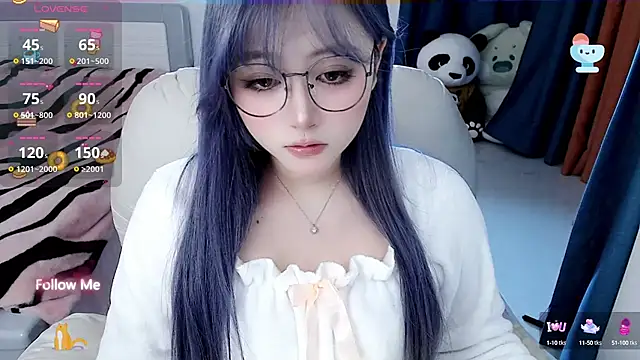 Snapshot of Sweet-18wanwan chatting on 12-13-24, 01:55 Sweet-18wanwan online show from 12-13-24, 01:55