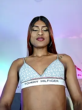 Snapshot of Elektra_Queen chatting on 01-13-25, 01:39 Elektra Queen online show from 01-13-25, 01:39