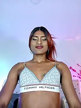 Snapshot of Elektra_Queen chatting on 01-13-25, 04:41 Elektra Queen online show from 01-13-25, 04:41