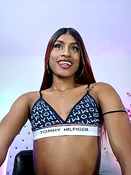 Snapshot of Elektra_Queen chatting on 01-18-25, 01:40 Elektra Queen online show from 01-18-25, 01:40