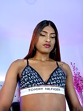 Snapshot of Elektra_Queen chatting on 01-30-25, 01:42 Elektra Queen online show from 01-30-25, 01:42