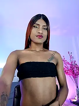 Snapshot of Elektra_Queen chatting on 02-03-25, 01:51 Elektra Queen online show from 02-03-25, 01:51