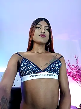 Snapshot of Elektra_Queen chatting on 03-05-25, 01:39 Elektra Queen online show from 03-05-25, 01:39