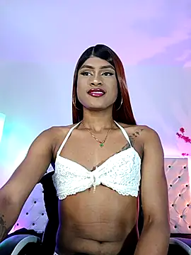 Snapshot of Elektra_Queen chatting on 10-25-25, 12:56 Elektra Queen online show from 10-25-25, 12:56