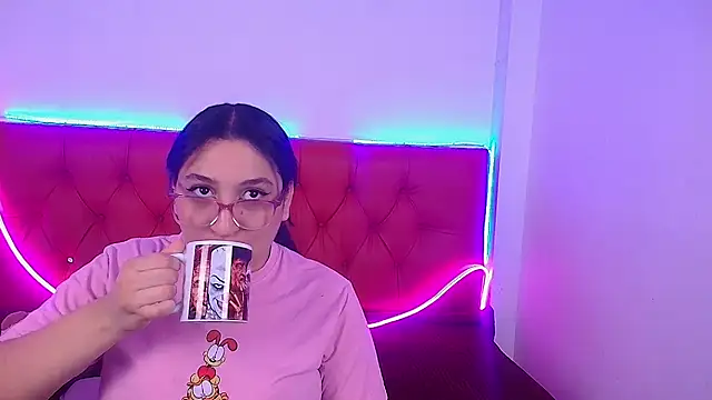 Little Cuttie  online show from 02-19-25, 04:01