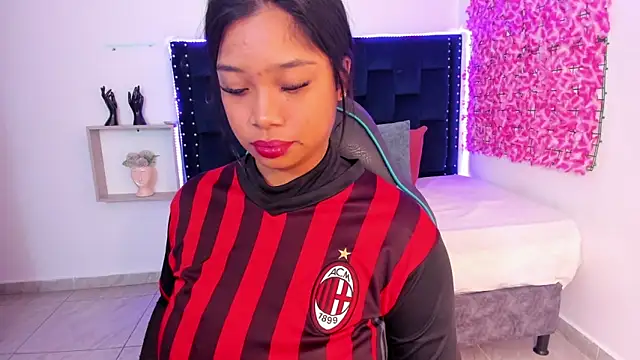 SaraApril 1 online show from 10-23-25, 09:46