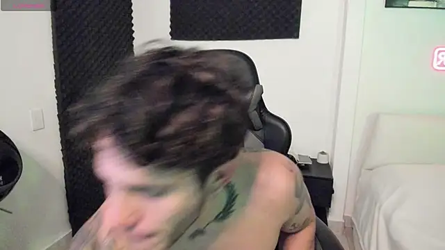 Snapshot of LucianSinclair chatting on 03-13-26, 03:35 LucianSinclair online show from 03-13-26, 03:35