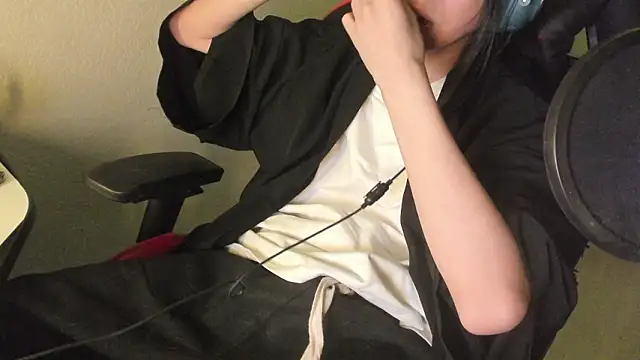 Snapshot of wexlee7 chatting on 02-12-26, 09:43 wexlee7 online show from 02-12-26, 09:43