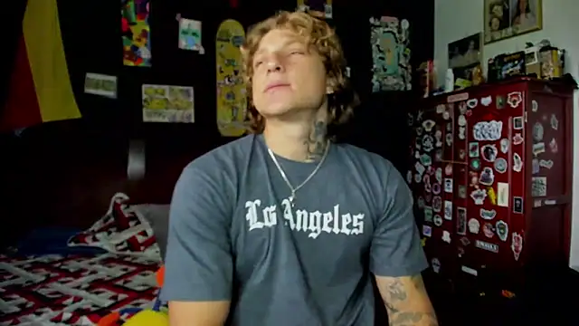 Tom Krakow online show from 10-28-25, 03:47