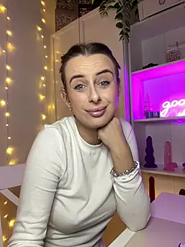 Snapshot of Hii_Lolla chatting on 12-20-24, 03:21 Hii Lolla online show from 12-20-24, 03:21