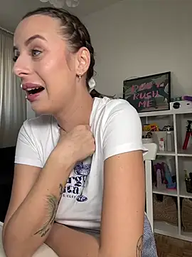 Snapshot of Hii_Lolla chatting on 01-29-25, 08:51 Hii Lolla online show from 01-29-25, 08:51