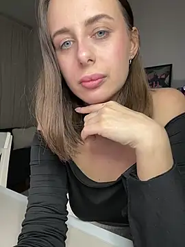 Snapshot of Hii_Lolla chatting on 02-12-25, 07:02 Hii Lolla online show from 02-12-25, 07:02