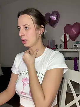 Snapshot of Hii_Lolla chatting on 02-19-25, 07:05 Hii Lolla online show from 02-19-25, 07:05