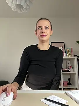 Snapshot of Hii_Lolla chatting on 02-21-25, 08:07 Hii Lolla online show from 02-21-25, 08:07