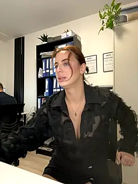 Snapshot of Hii_Lolla chatting on 09-22-25, 06:04 Hii Lolla online show from 09-22-25, 06:04