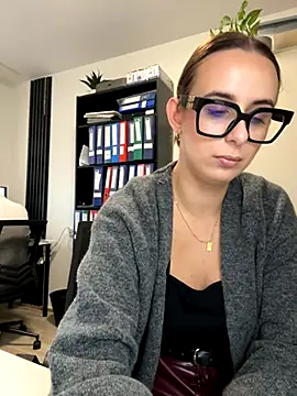 Snapshot of Hii_Lolla chatting on 10-04-25, 06:11 Hii Lolla online show from 10-04-25, 06:11