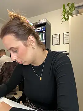 Snapshot of Hii_Lolla chatting on 10-14-25, 06:03 Hii Lolla online show from 10-14-25, 06:03