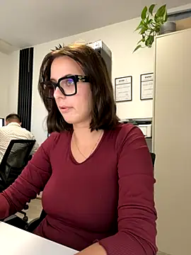 Snapshot of Hii_Lolla chatting on 10-27-25, 11:36 Hii Lolla online show from 10-27-25, 11:36