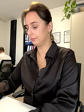 Snapshot of Hii_Lolla chatting on 10-29-25, 07:10 Hii Lolla online show from 10-29-25, 07:10