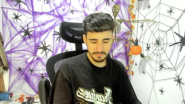 Snapshot of DmitriSanders chatting on 10-09-25, 08:40 DmitriSanders online show from 10-09-25, 08:40