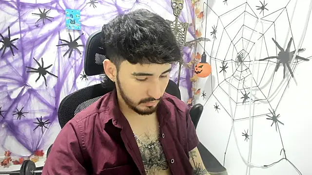 Snapshot of DmitriSanders chatting on 11-08-25, 08:18 DmitriSanders online show from 11-08-25, 08:18