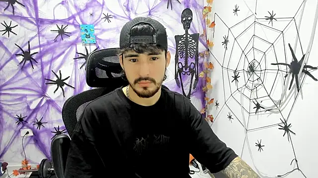 DmitriSanders online show from 12-16-25, 01:10