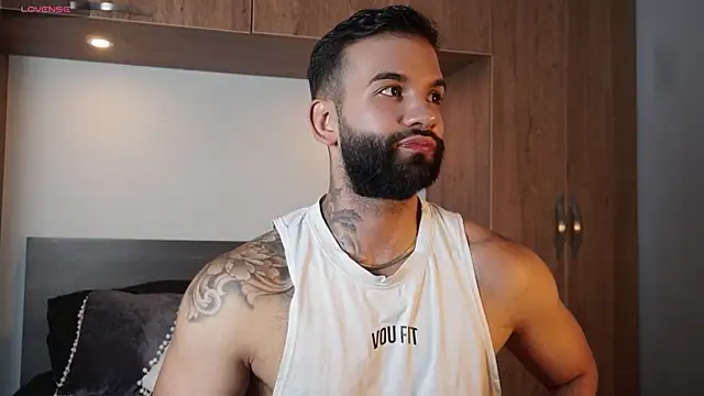 Snapshot of MarkHazze chatting on 09-15-25, 07:58 MarkHazze online show from 09-15-25, 07:58