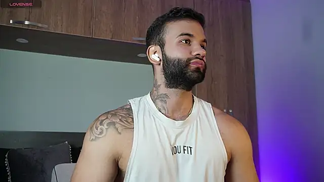 Snapshot of MarkHazze chatting on 10-09-25, 07:23 MarkHazze online show from 10-09-25, 07:23