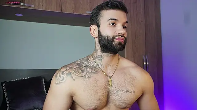 Snapshot of MarkHazze chatting on 10-13-25, 08:31 MarkHazze online show from 10-13-25, 08:31