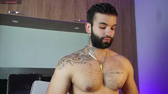 Snapshot of MarkHazze chatting on 10-16-25, 07:48 MarkHazze online show from 10-16-25, 07:48