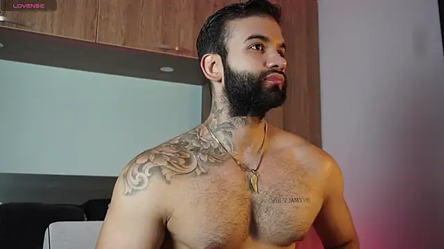 Snapshot of MarkHazze chatting on 10-18-25, 05:46 MarkHazze online show from 10-18-25, 05:46