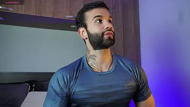 Snapshot of MarkHazze chatting on 10-21-25, 09:59 MarkHazze online show from 10-21-25, 09:59