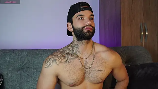 Snapshot of MarkHazze chatting on 10-28-25, 09:39 MarkHazze online show from 10-28-25, 09:39