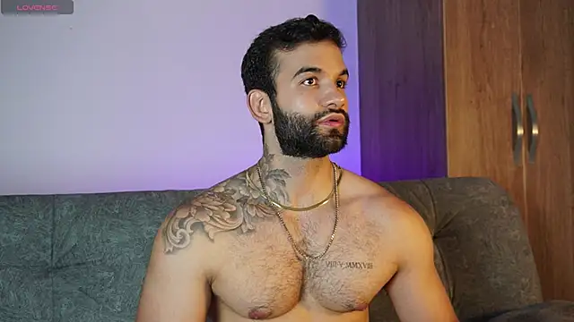 Snapshot of MarkHazze chatting on 10-29-25, 11:06 MarkHazze online show from 10-29-25, 11:06