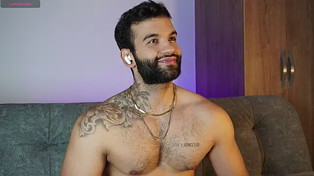 Snapshot of MarkHazze chatting on 11-03-25, 11:04 MarkHazze online show from 11-03-25, 11:04