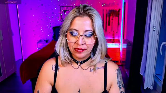 Snapshot of blackwidow_s1 chatting on 04-18-26, 07:07 blackwidow s1 online show from 04-18-26, 07:07
