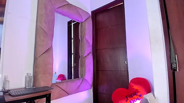 naatashamendozaa online show from 09-25-25, 04:00