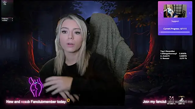 Snapshot of Lisaonthemoon chatting on 12-15-24, 10:15 Lisaonthemoon online show from 12-15-24, 10:15
