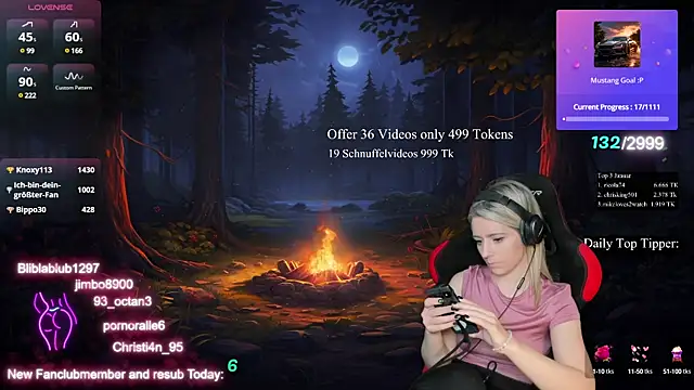 Snapshot of Lisaonthemoon chatting on 01-26-25, 10:13 Lisaonthemoon online show from 01-26-25, 10:13