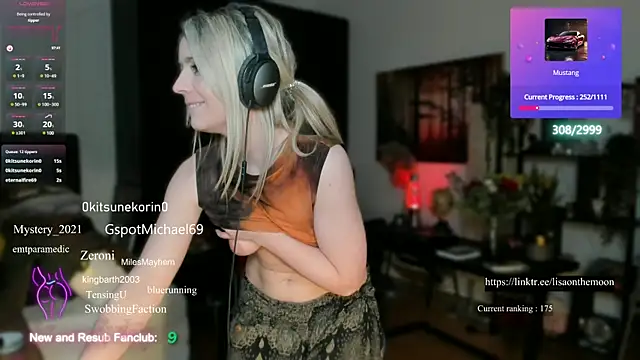 Snapshot of Lisaonthemoon chatting on 03-10-25, 02:50 Lisaonthemoon online show from 03-10-25, 02:50