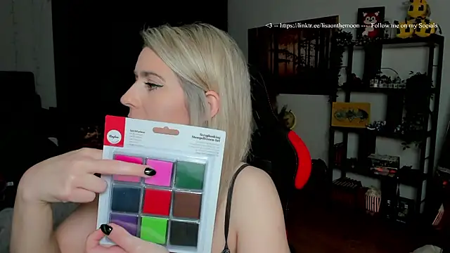 Snapshot of Lisaonthemoon chatting on 02-25-26, 07:45 Lisaonthemoon online show from 02-25-26, 07:45